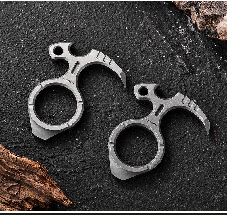 Outil porte-clés EDC multifonction en alliage de titane: Pied-de-biche et extracteur de clous portable