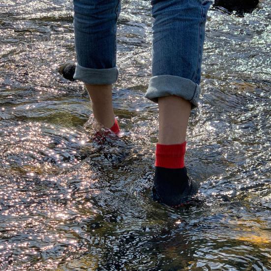 2 par barbeint jordingssokker Utendørs Strand Camping Vandring Klatring Fem tær Sokker Kuttbestandige Menn Kvinner Sklisikker silikongripesokker