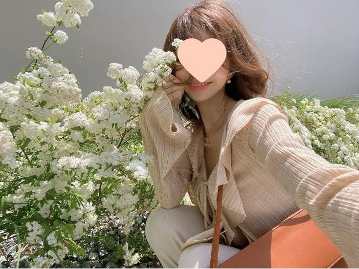 Korean Style Peter Pan Collar Ruffle Trim Cutout Bell Sleeve Top