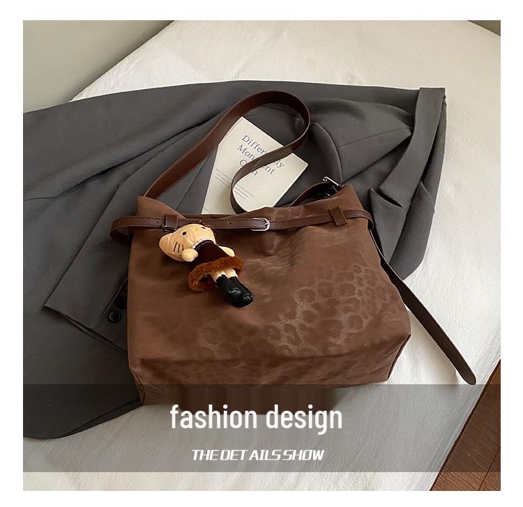 Women's High-End Large-Capacity Tote Bag - 2025 Fashion-Forward, Versatile Crossbody for Autumn/Winter