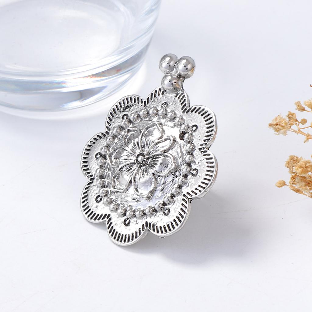 Cross-border Europe, America, simple fashion, light luxury, cold wind alloy, exaggerated flowers, flowers, live rings, women's daily versatility