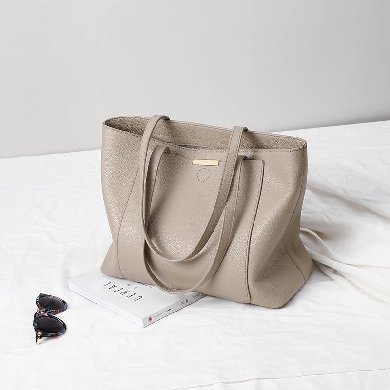 Women's 2025 Winter Fashion Genuine Leather Versatile Shoulder Tote Bag
