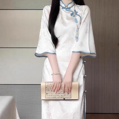 Nancheng Vintage Brocade Jacquard Cheongsam with Large Sleeves - White Moon Cold Temperament Edition