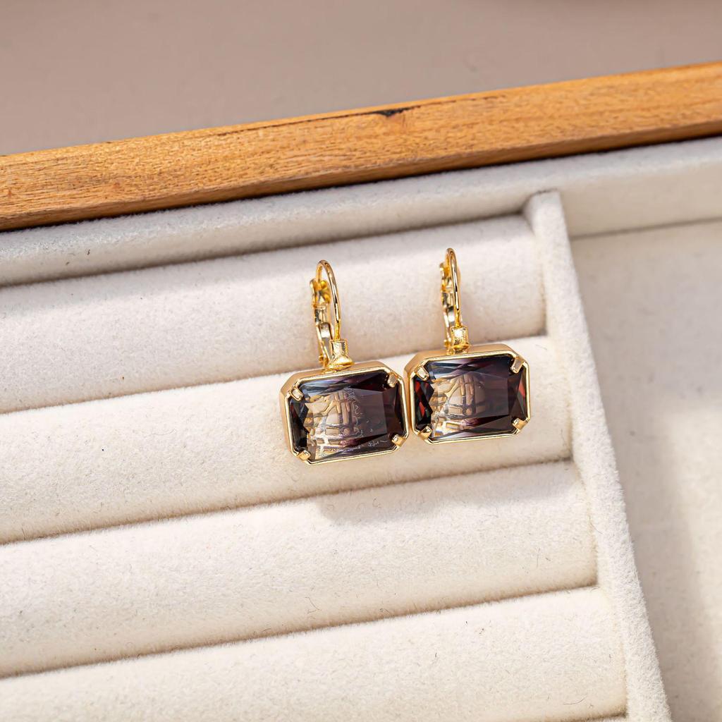 Japanese Korean Crystal Zircon Square Earrings: Luxurious, Shiny, Versatile, and Exquisite Fashion Jewelry.
