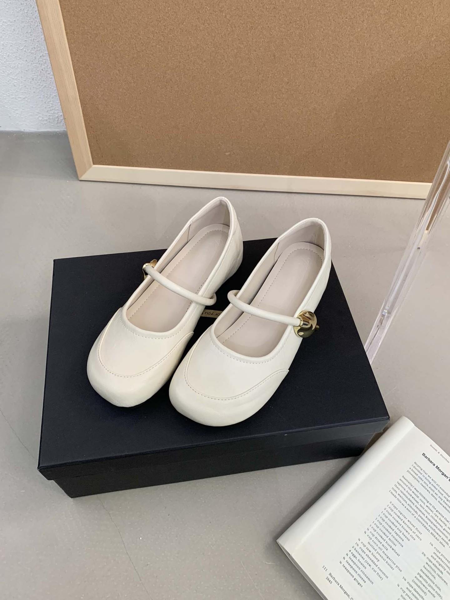 

Retro inner height increase Mary Jane shoes 2025 new French gentle evening breeze with skirt shallow mouth ballet shoes 39 абрикосовий