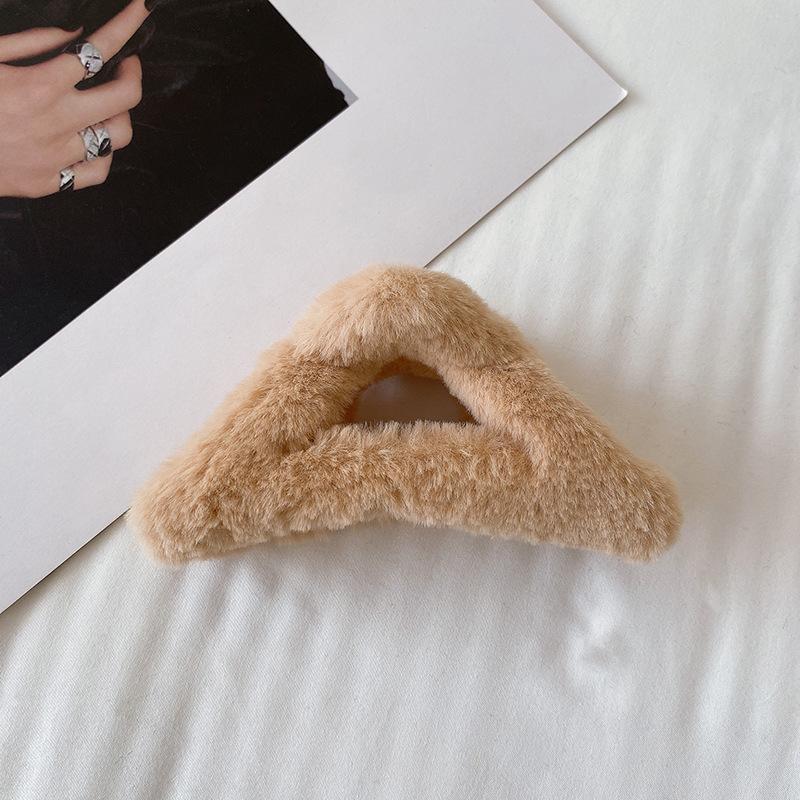 13cm New Sweet Geometric Triangle Hair Claws Vinage Plush Hair Clip Hairpins New Hair Accessories For Women Korean Hairgrip Hair Clasp