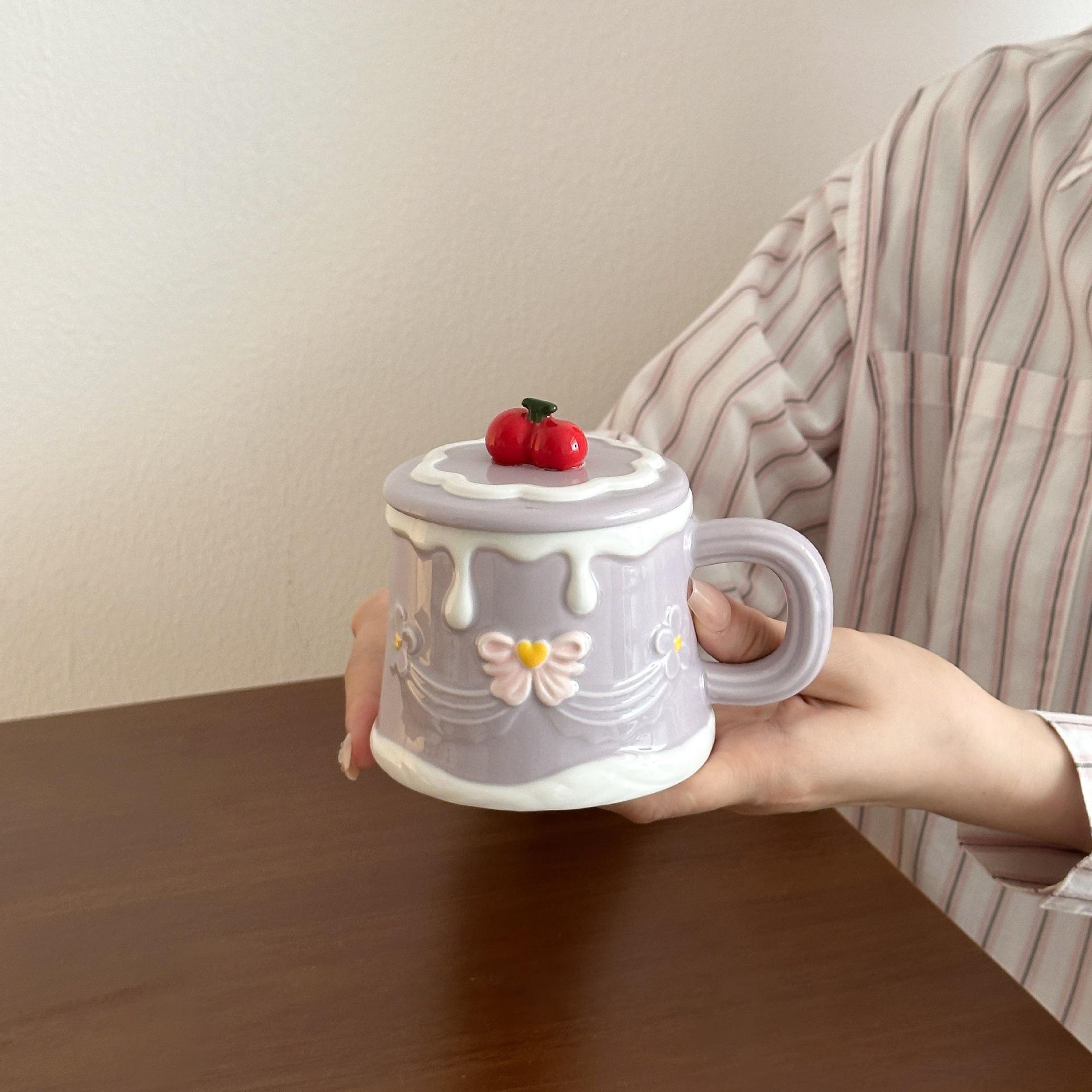 

Creative Hand-Painted Cherry Blossom Mug with Lid - Ideal Birthday Gift for Girls Cup + Lid