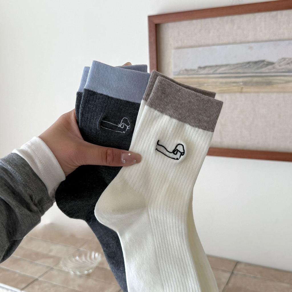 Women's New Fall Color Embroidery Cute Cartoon Dachshund Preppy Boneless Tube Pile Socks