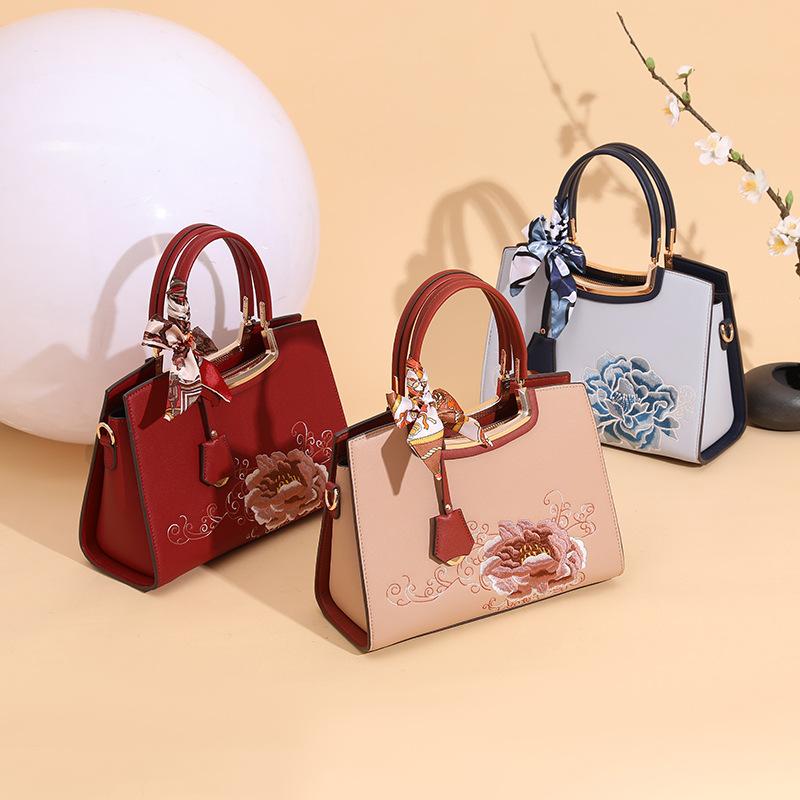Embroidered Mom Bag with a High-End Feel, 2024 New Model for Middle-Aged Women, Cheongsam Mother-in-Law Bag, Mother's Day Gift