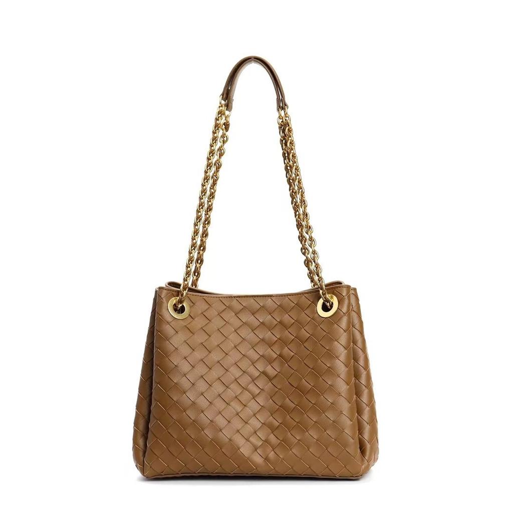2025 New women's chain parachute bag handmade leather woven bag versatile commuter shoulder messenger bag tide