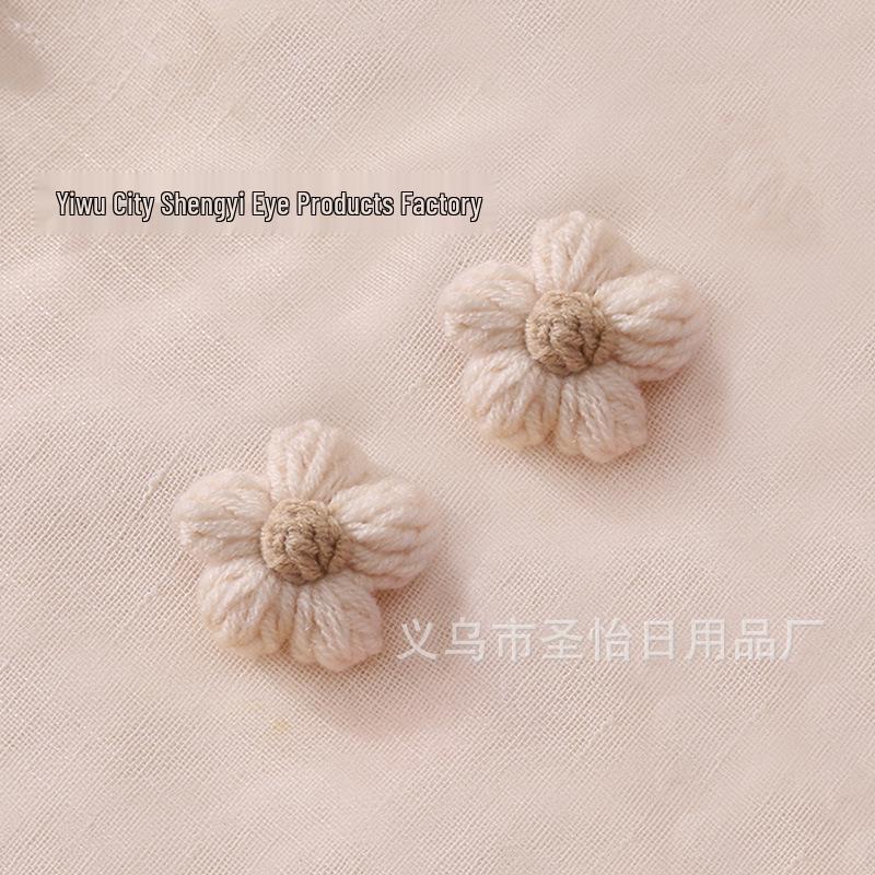 

Вязаные крючком шерстяные цветы ручной работы: Заколки для волос и аксессуары ко Дню учителя и Дню матери