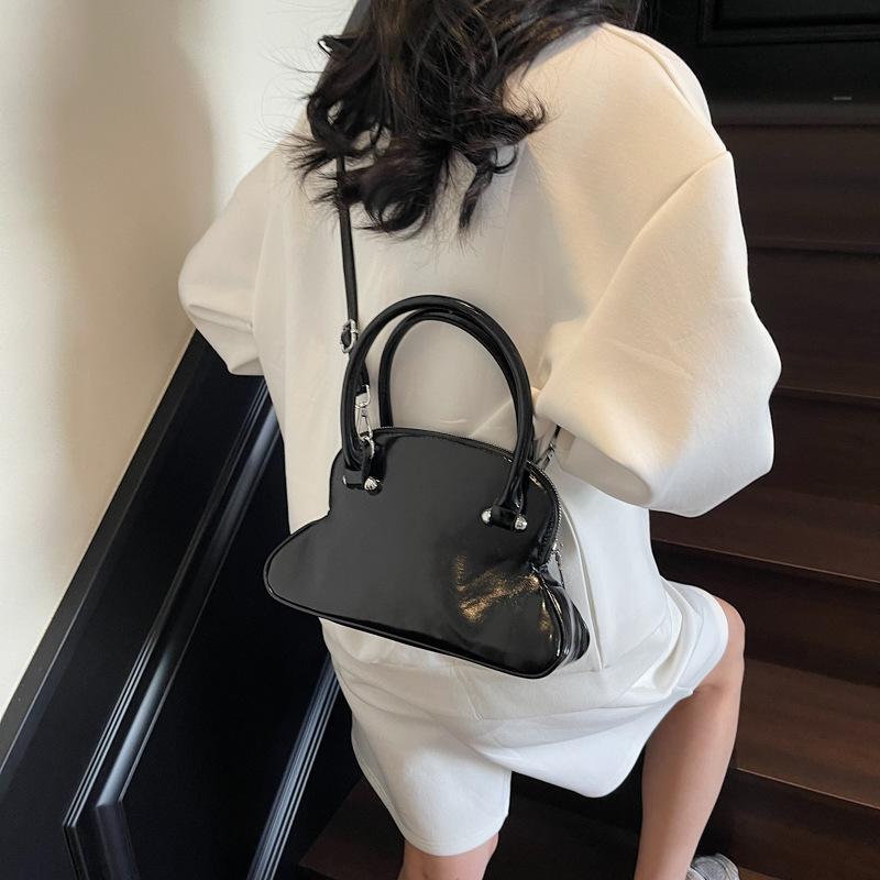 Premium sense niche bag women's spring summer 2025 new fashion simple messenger bag women's portable bowling bag