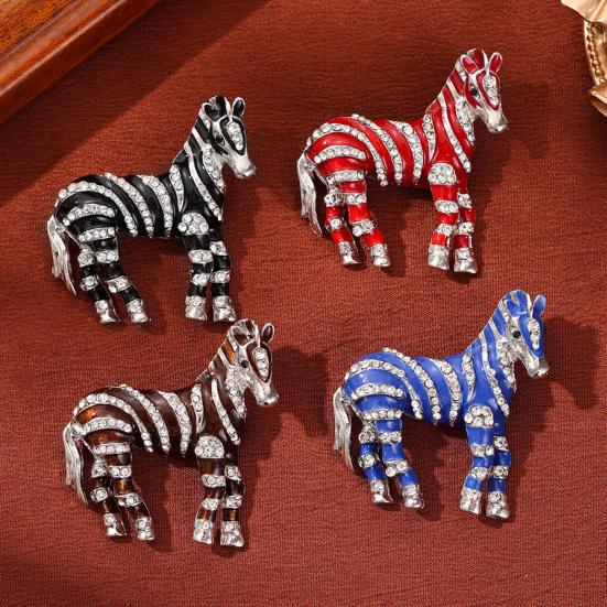 Brooch Pin Sparkling Rhinestones Inlaid Horse Design Brooch Retro Style Lapel Badge Fashion Accessories