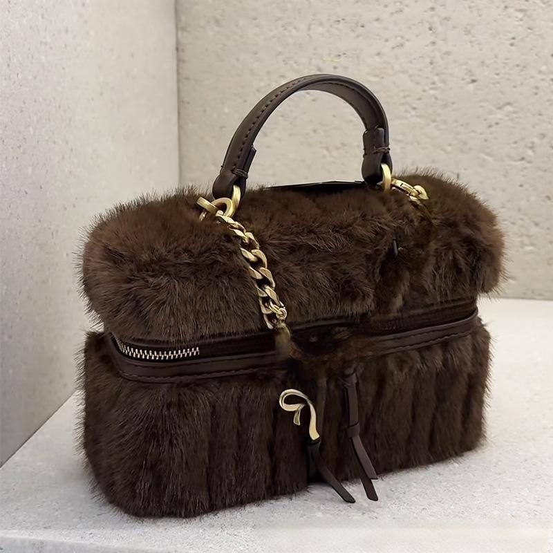 

Vintage Autumn Winter Plush Box Handbag Trendy Faux Fur Bucket Bag Fashionable Commuter Chain Shoulder Bags For Women Gifts one size