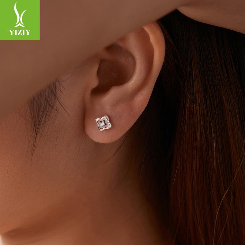 Fritillary Four-Leaf Clover Moissanite Stud Earrings French Court Style S925 Sterling Silver Stud Earrings