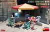 Miniart 1/35 Maßstab Kunststoffmodell MA35647: Straßenmöbel, Geräte und Sonnenschirme, Vorgefärbt