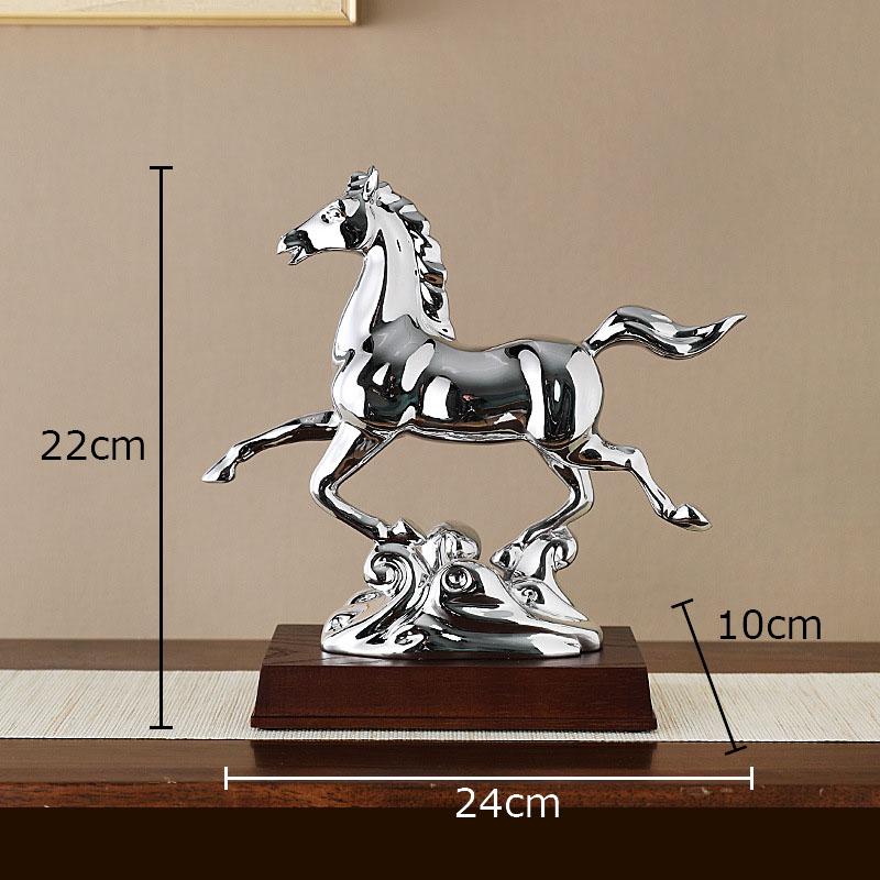 

Creative Golden Horse Mascot Animal Sculpture Desk Decoration Ornaments Resin Crafts Steed Statue Artwork Room Aesthetic Decor