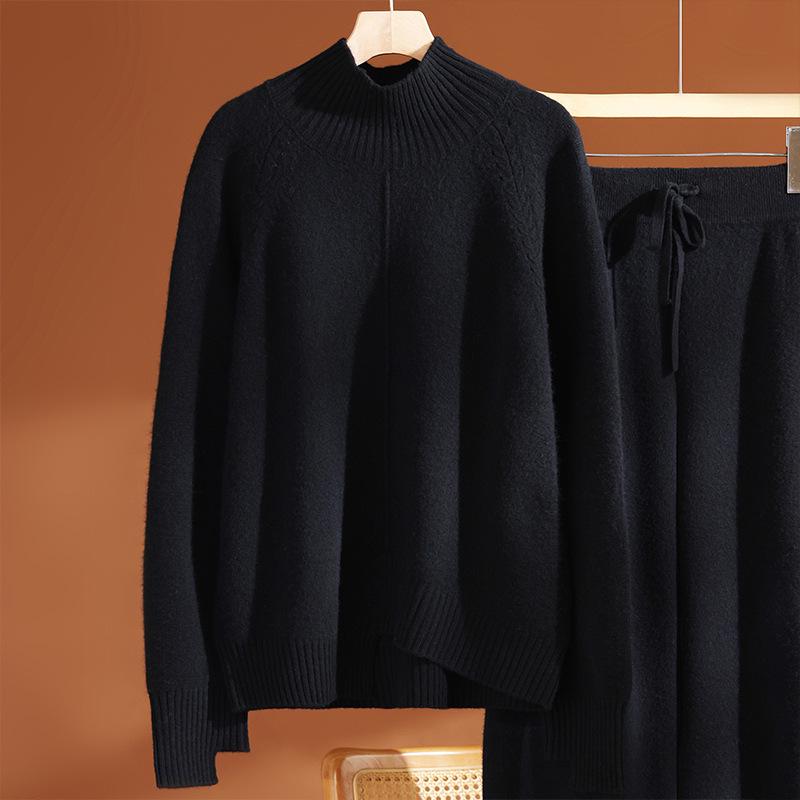 2025 A/W Wool Knitwear: Center Line, Irregular High Neck, Raglan Sleeves, Wool Base Layer.