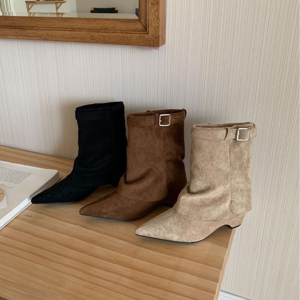 Europe and the United States but knee boots 2025 autumn and winter new suede slope heel small square head boots high pleated stacking boots