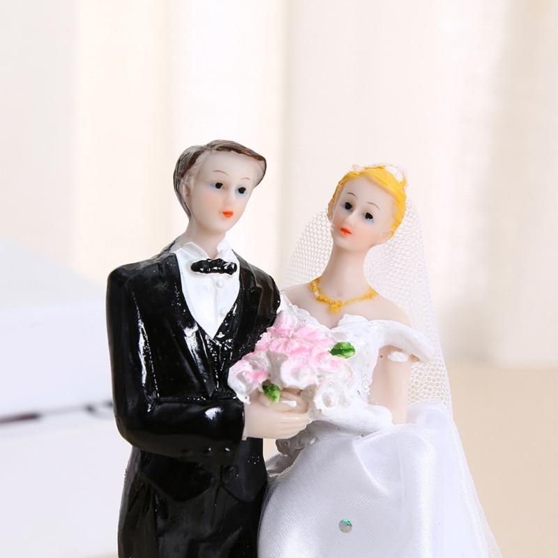 Resin Couple Figurine Wedding Cake Decoration For Anniversary Party Durable Friendly Home Display