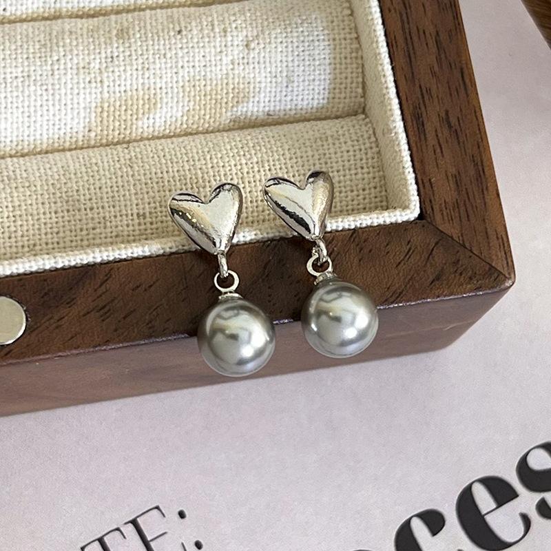 

Серебристо-серые серьги, женские маленькие повседневные серьги с крутым темпераментом, серьги-гвоздики в стиле гавани, с темпераментом девушки, все одинаковые серьги