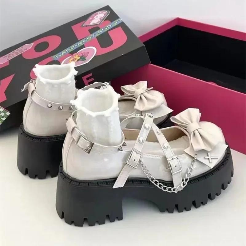 Fashion Lolita Shoes Sweet Women Heels Wedges Mary Jane Shoes Metal Chain Pumps Cosplay Ladies Shoe Patent Leather Woman Uniform Shoes