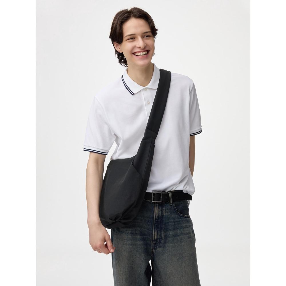 GU by Uniqlo Weiche Nylon Kokon Umhängetasche