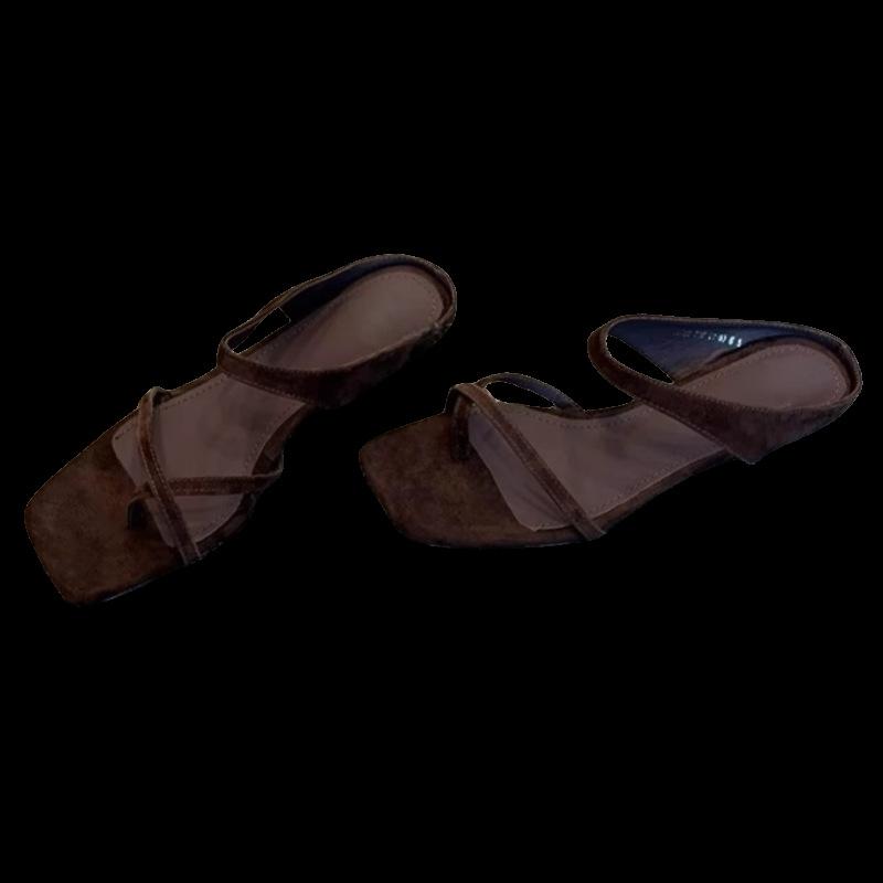 French simple retro toe slippers women's summer wear 2025 new flat bottom not tired feet beautiful cool slippers