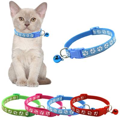 Modisches Katzenzubehör Halsband mit Glöckchen Helle Farbe Pfotenabdruck Katzenhalsband Für Draußen Spaziergänge Training Verwendung