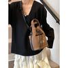 2026 new casual niche design crossbody bag spring trend fashi persality crossbody bag outdoor bucket bag