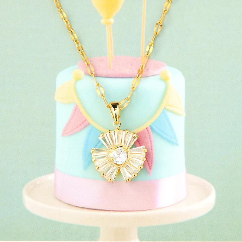 Non-Fading Luxury Maple Leaf Butterfly Clavicle Necklace