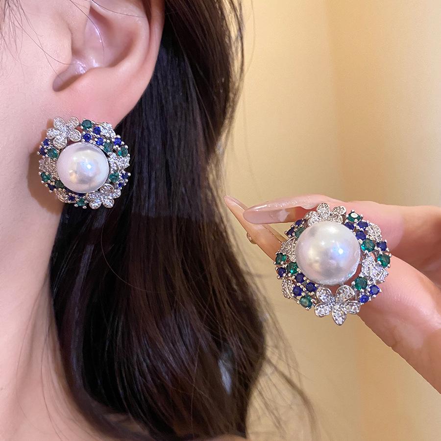 Golden Pearl Light-Gathering Gold-Plated Zircon Jewelry Set: Pearl Ring, Earrings, Necklace – Vintage Light Luxury Collection.