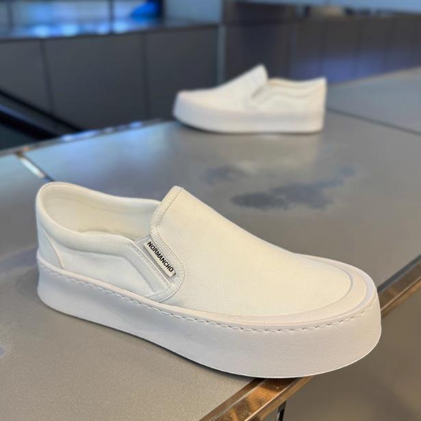 Spring and summer new thick-soled low-top board shoes, light and comfortable leisure sports xs