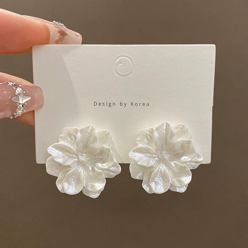 Blooming Gardenia Stud Earrings Pink White Purple Acrylic Flower Earrings for Women Big Personality Temperament Trendy Jewelry