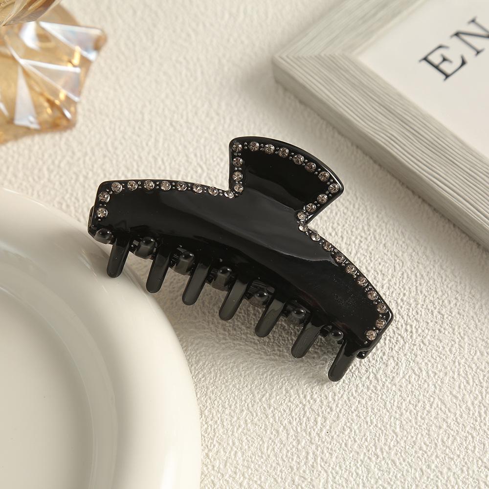 Elegant Rhinestone Acetate Claw Clip - Retro Hairpin for Buns and Versatile Hairstyles