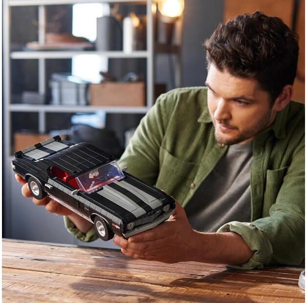 LEGO ICONS 10304 Chevrolet Camaro Z28