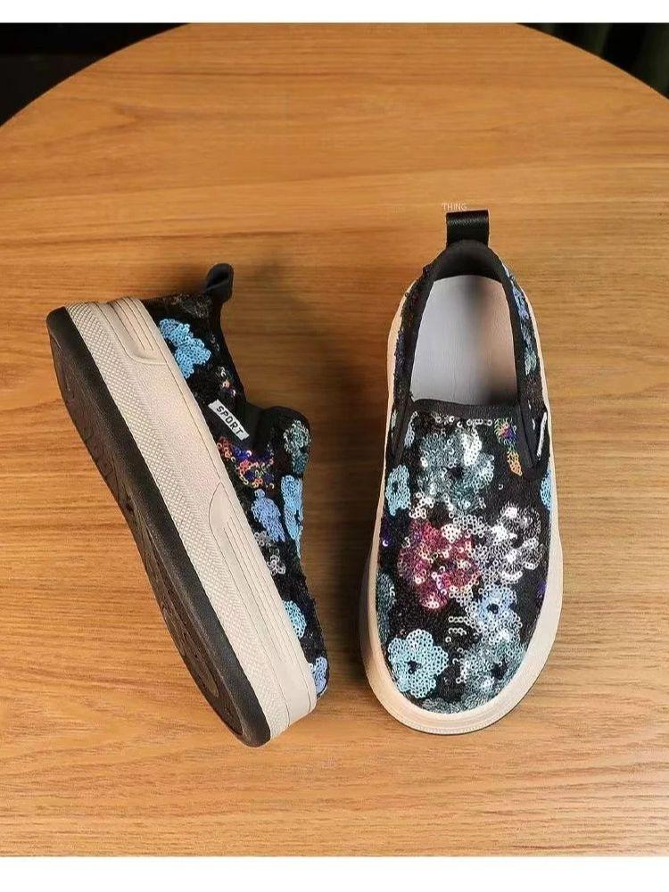 2026 New Woman's Spring Summer Casual Canvas Shoe Thick Sole Non Slip Flower Bling Slip-On Fashionable Loafers Shoes Board Shoes