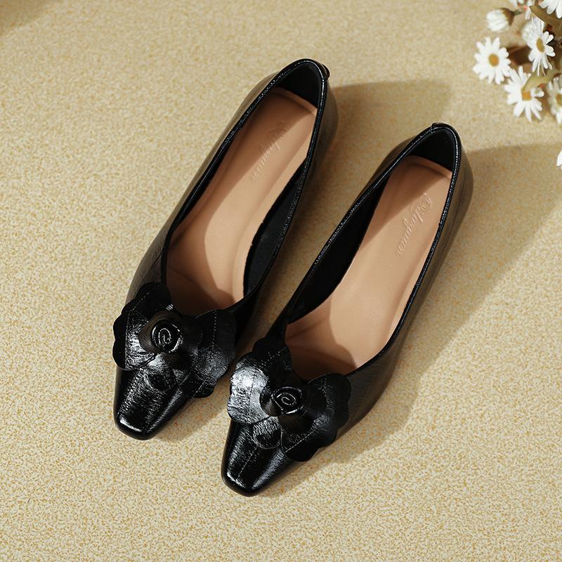 French retro camellia light mouth low heel single shoes women's 2025 new Huizhou women's shoes small square head v mouth middle heel shoes