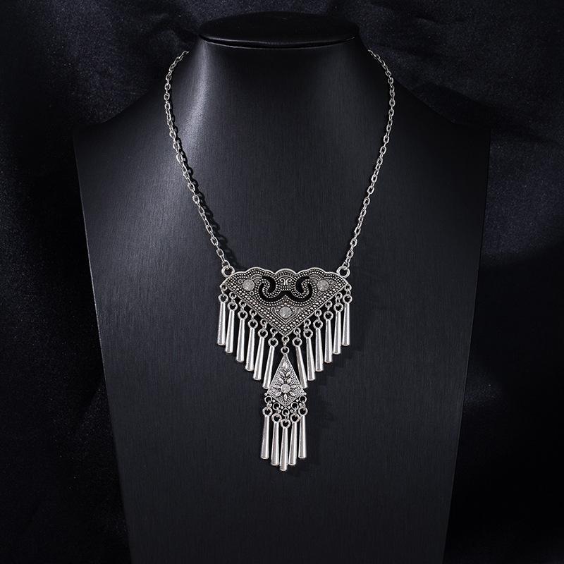 Retro Ethnic Portrait, Coin Tassel Necklace, New Chinese Exotic Collarbone Chain, Miao Jiang Girl Neck Chain
