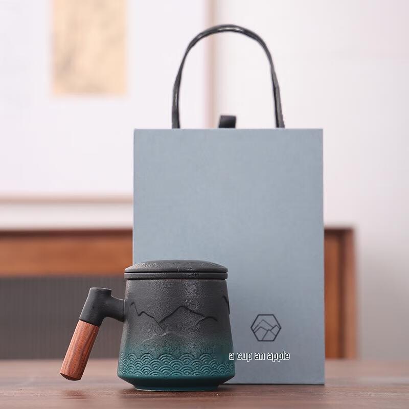 Керамическая кружка с градиентом, деревянной ручкой и фильтром