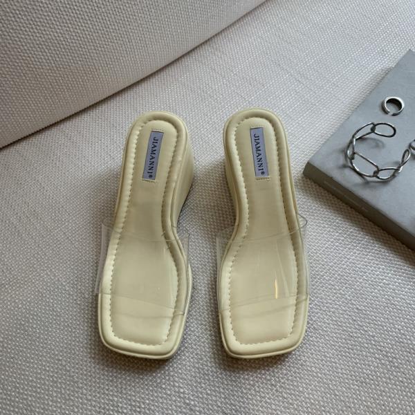 Fashion Female Shoes Slippers Women Summer Low Transparent Heel Luxury Slides On A Wedge Platform 2025 Designer Fashion Rubber PU Rome F