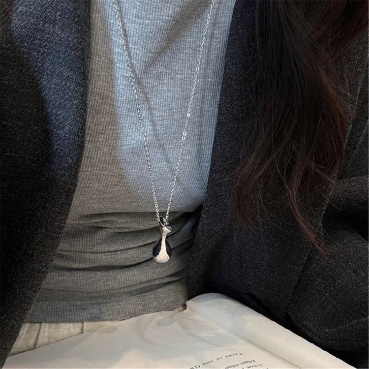 Elegant Long Necklace with Woven Bag/Water Bottle Pendant Adjustable Length Neckchain Gift for Fashion Enthusiasts