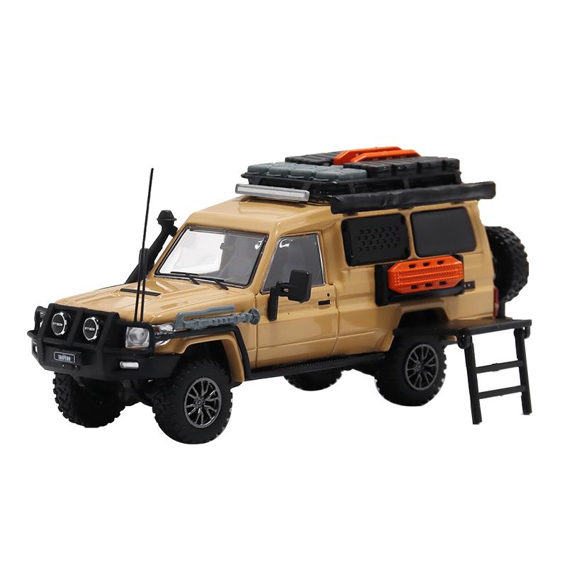 Toyota Land Cruiser LC78 1:64 Land cruiser J70 personnel carrier diecast alloy car model, collection ornament, adult decoration.