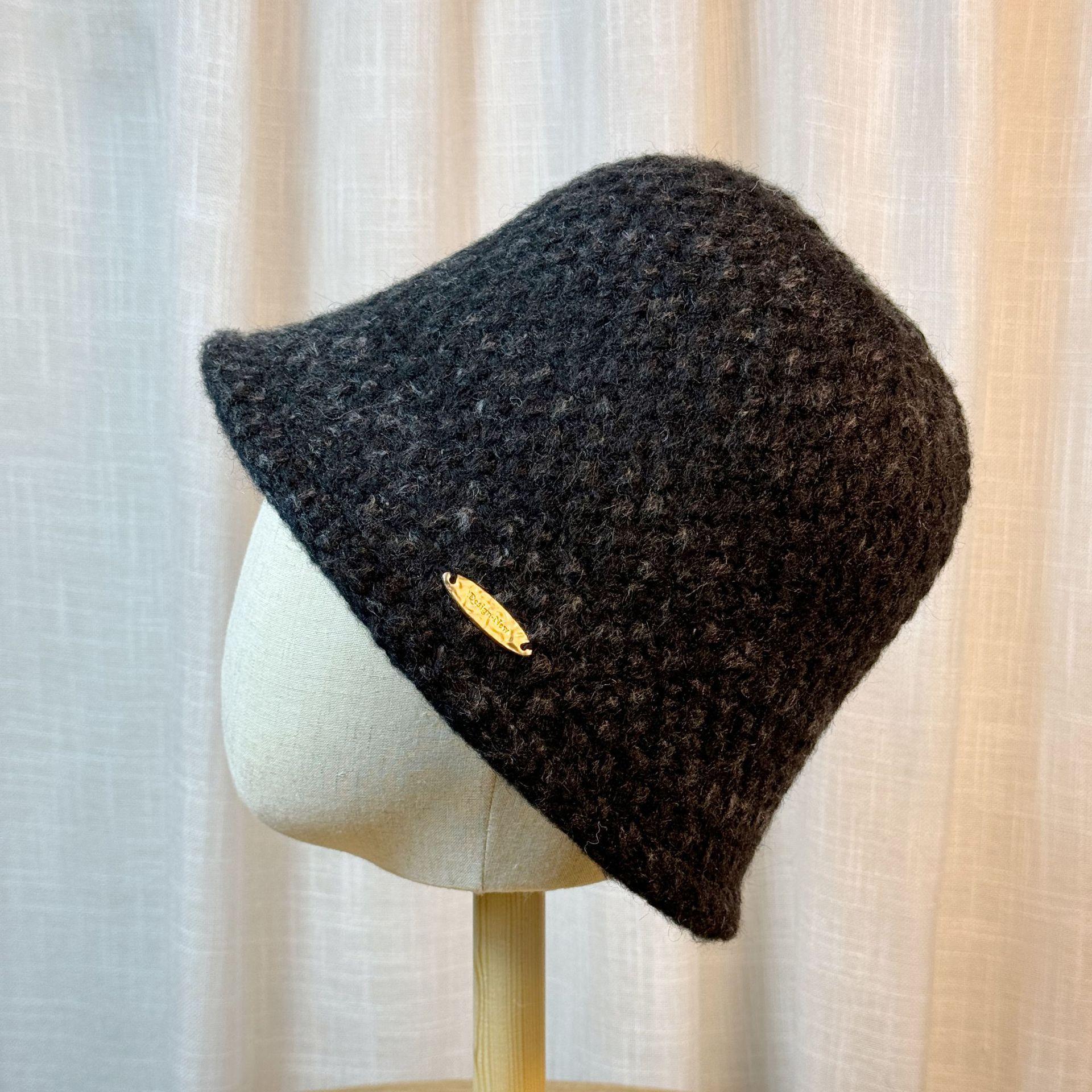 

Autumn and Winter Women S Warm Bucket Shape Bucket Hat, Showing A Small Face Covering, Retro Easy Matching Bucket Hat Suitable for Outdoor Travel one size чорний