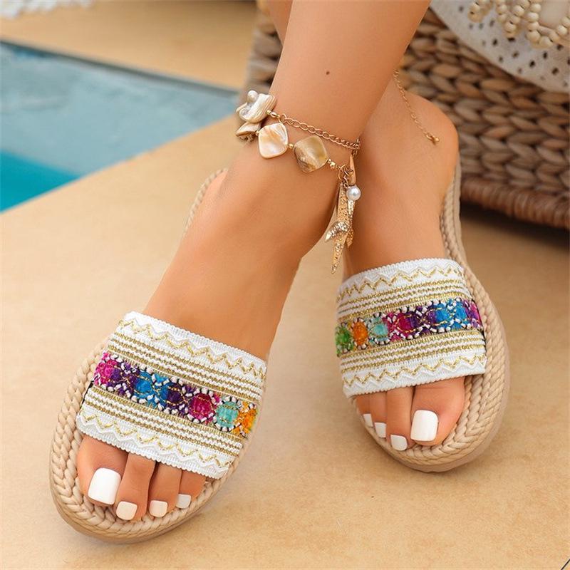 Ethnic Style Thick-Soled Large Size Flat Sandals with Hemp Rope Sole and Open-Toe Design.