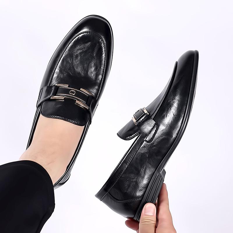 Herrenschuhe aus Leder für Herbst 2024, weiche Oberfläche, weiche Sohle, Britischer Stil, Doudou-Schuhe, Herren-Slipper, lässige Schuhe