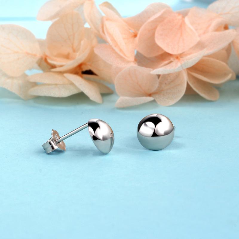 Jewelry round bead glossy stud earrings, simple spherical earrings, and a silver needle.