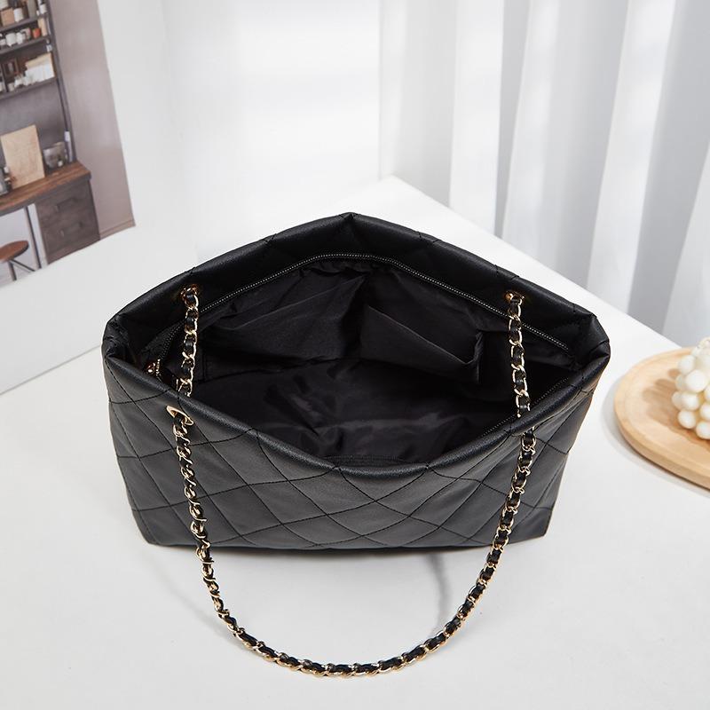 Rhombus casual tote bag, new retro chain bag, shoulder bag, underarm bag, simple and fashionable messenger women's bag.