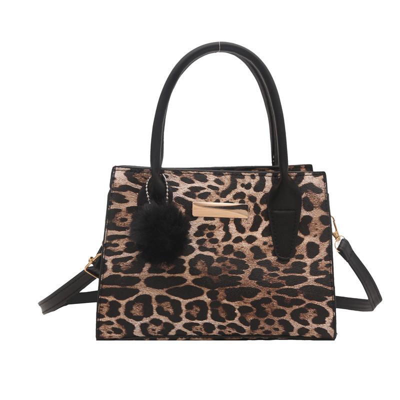 

Elegant Leopard Pattern Shoulder Bag For Women Minimalist Crossbody Design світло-коричневого кольору