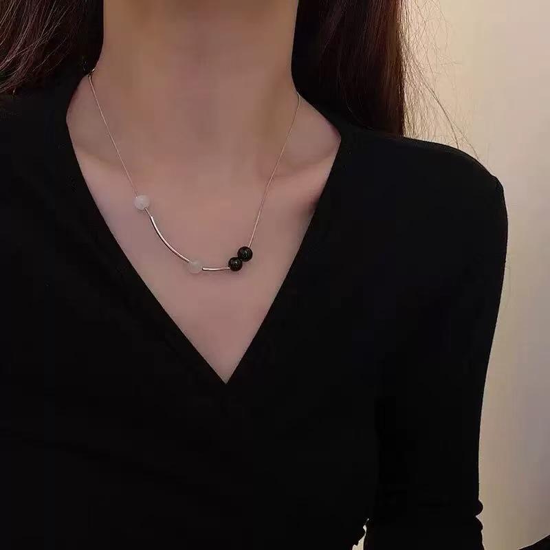 Baroque Pearl Pink Butterfly Pendant Necklace Female, Fashionable High-end Light Luxury Stacked Wearing Double Collarbone Chain